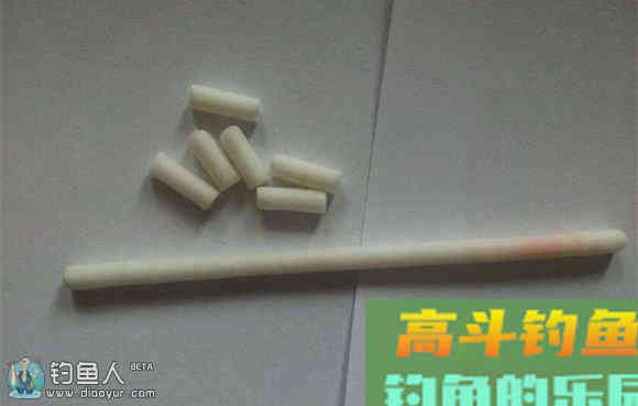 钓鱼老翁使用七星漂钓鱼的技巧