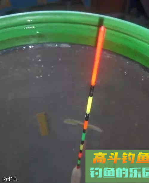 半水调漂挂蚯蚓饵的7个步骤