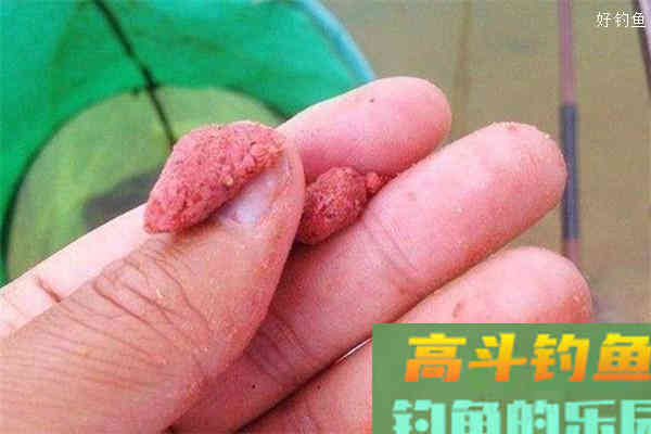 风天悬坠钓法把握浮漂信号的技巧