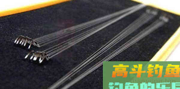 风天悬坠钓法把握浮漂信号的技巧