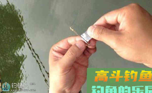 钓友自创独门找底调漂法