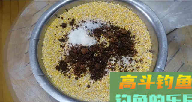 秋钓大鲫鱼，这三招偷偷告诉你，渔获轻松翻倍