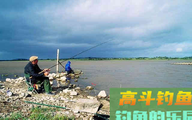 初春野钓大鲫鱼要什么技巧？老钓友教你两招
