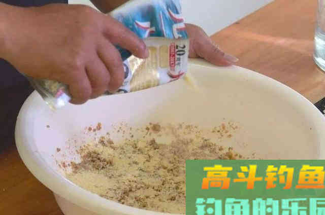 初秋太热，大板鲫怎么也不咬钩？试试我这3招