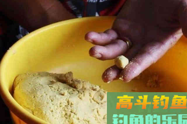 天一热，别嫌鲤鱼狡猾不上钩，这饵我连用二十年