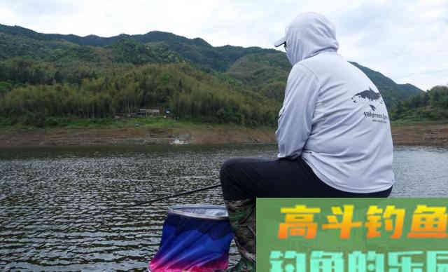 散塘垂钓，鲫鱼吃口轻，针对轻口鱼垂钓要注意