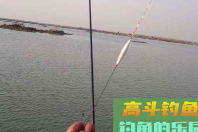 天冷，钓大鲫鱼，试过这3招的人，没一次空手而归