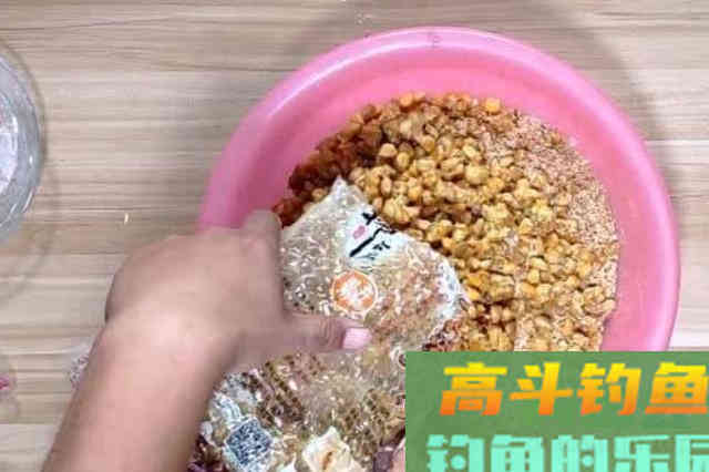 夏天我只要用这鲤鱼钓法，不管在哪都能过过瘾