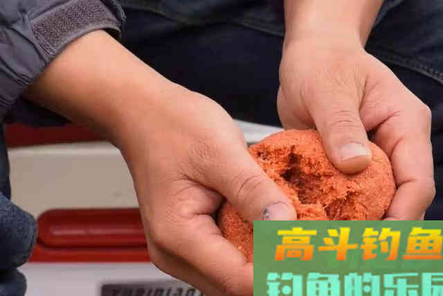 看看老钓手怎么对付大板鲫的,这波操作太棒了 看看老钓手怎么对付大板鲫的,这波操作太棒了