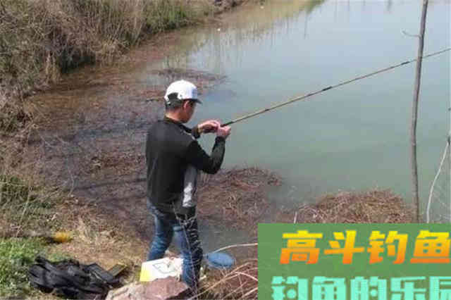 深秋初冬钓鲫鱼,这些地方已经没有鱼了 深秋初冬钓鲫鱼,这些地方已经没有鱼了
