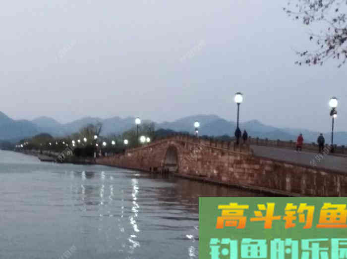 深冬钓鲫杂谈，就得小钩细线小漂、放大鱼口漂相