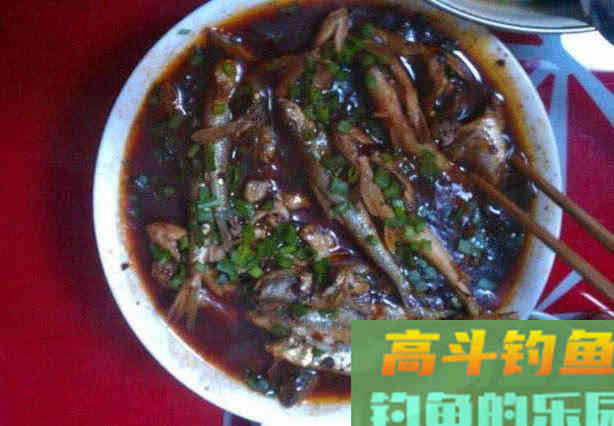 船丁子的钓法介绍，此鱼身长嘴巴小行动迅速