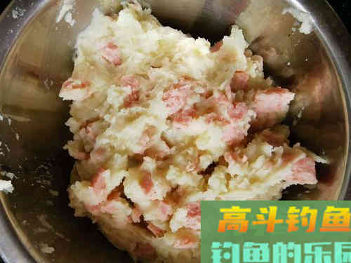 秋冬野钓大板鲫,就用这些自制饵 秋冬野钓大板鲫,就用这些自制饵