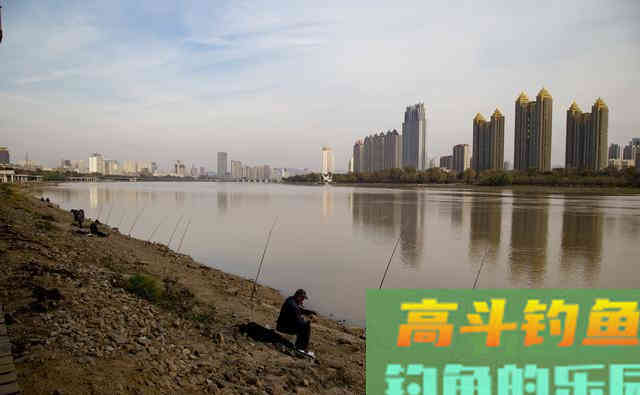 湖库江河中如何用海竿垂钓鲤鱼?谈技巧和装备选择 湖库江河中如何用海竿垂钓鲤鱼?谈技巧和装备选择