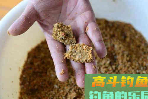 野钓鲫鱼频繁脱钩，和带不带倒刺无关，是几种原因