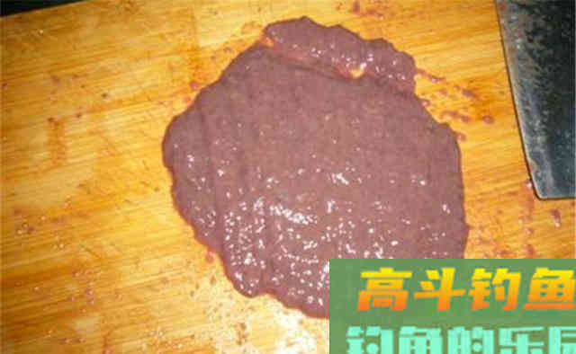深秋野钓黄颡鱼,可以用这些东西打窝聚鱼 深秋野钓黄颡鱼,可以用这些东西打窝聚鱼