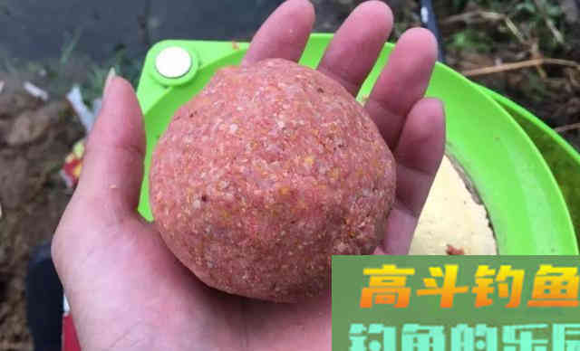 拉饵抽窝钓鲫鱼反被杂鱼烦死?注意一个小细节就可能连杆 拉饵抽窝钓鲫鱼反被杂鱼烦死?注意一个小细节就可能连杆
