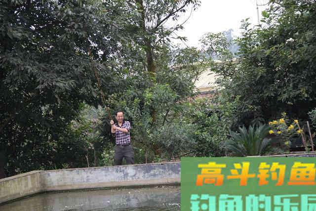 只要窝子打得对路子,连蚯蚓都能钓上来草鱼 只要窝子打得对路子,连蚯蚓都能钓上来草鱼