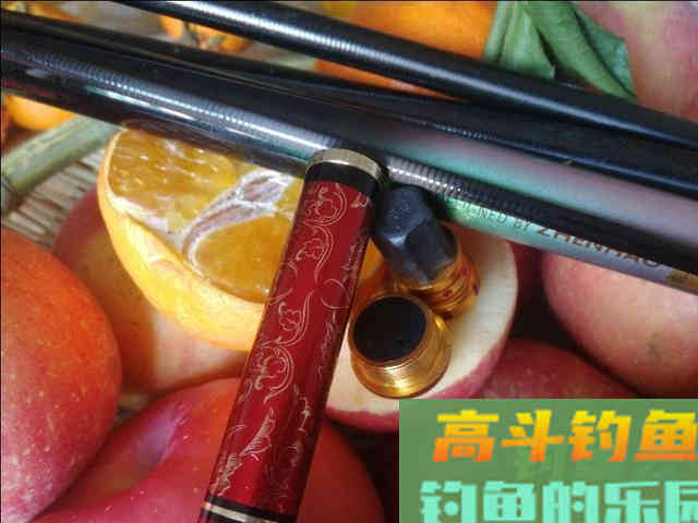 喜欢钓鲫鱼，这样选择鱼竿，让你手感一级棒