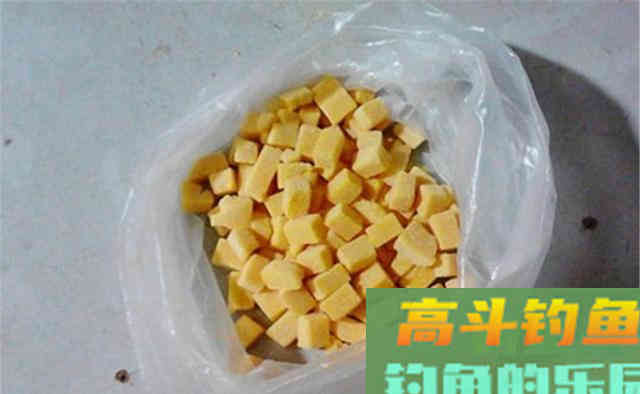 仲秋钓鲤鱼,这些味型的饵料效果最好 仲秋钓鲤鱼,这些味型的饵料效果最好