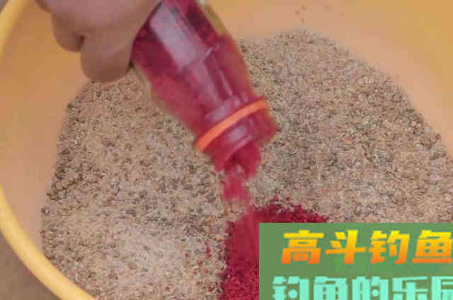 冷天配饵时，少加小药多用它，板鲫中钩率高