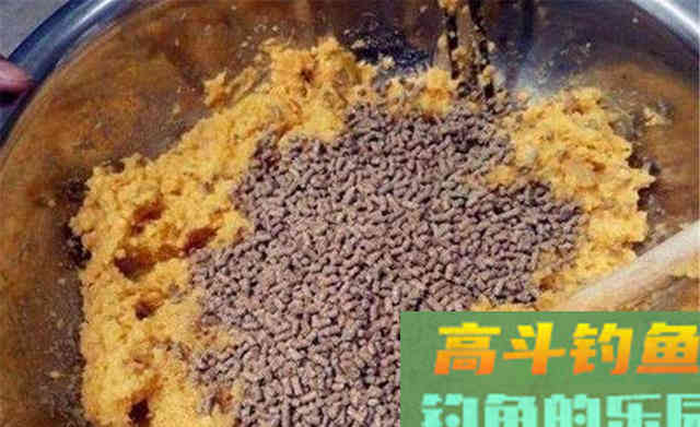 秋季钓鲤,选择不同类型的钓位,可以尝试不同的饵料 秋季钓鲤,选择不同类型的钓位,可以尝试不同的饵料