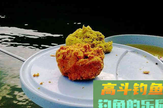 秋季钓鲫鱼，要想渔获多多，这些用饵心得请收藏