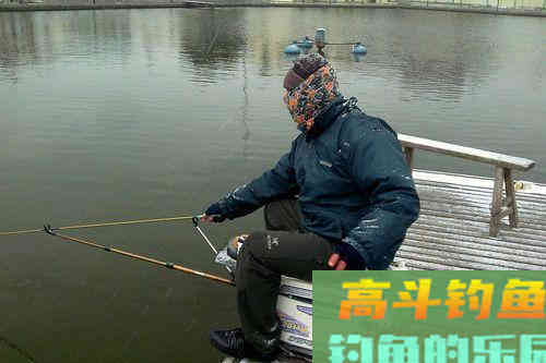 冬钓到底钓深还是钓浅