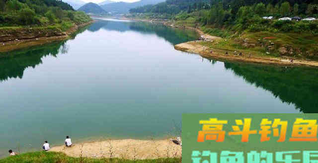 春钓浅滩3个原因，不仅仅因为浅水水温高，食物多