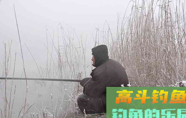冬季野外钓鱼，牢记4小原则，渔获少不了