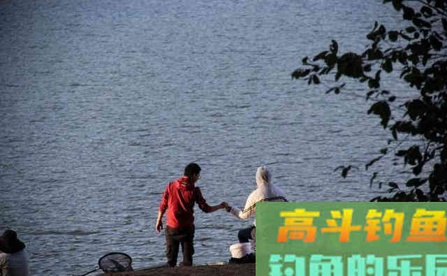 初夏钓鱼，别人鱼口不断你没口，用好这些技巧