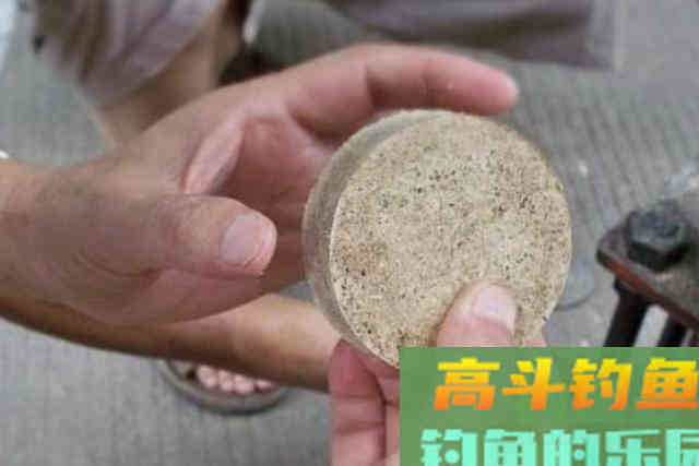冬钓时，唯独这3种窝料才最实用