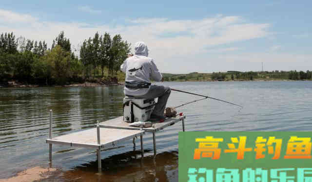 夏季钓鱼，要掌握这四个技巧