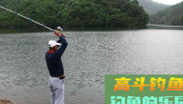 秋末冬初温度降低，应该钓浅水还是钓深水