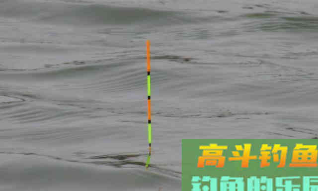 用浮漂三步测出水深