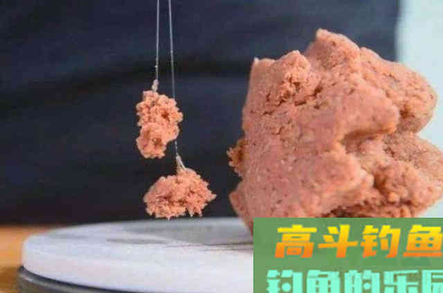 水面鱼星满满，水底却无鱼吃饵，是什么原因