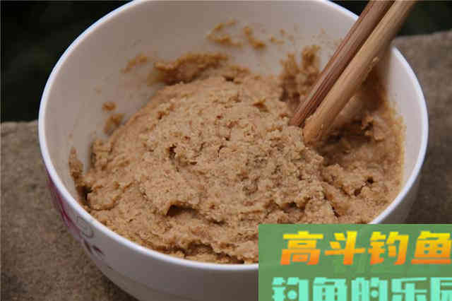 冬天钓鲫鱼就用这三种饵，连杆中鱼，不比夏秋效果差