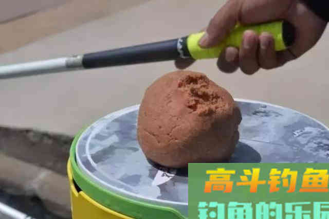 气温低就钓不到鲤鱼了？庆幸我有这用饵套路