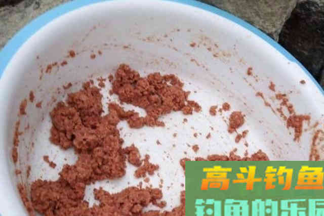 钓了30多年鲫鲤鱼，只服这套饵料用法