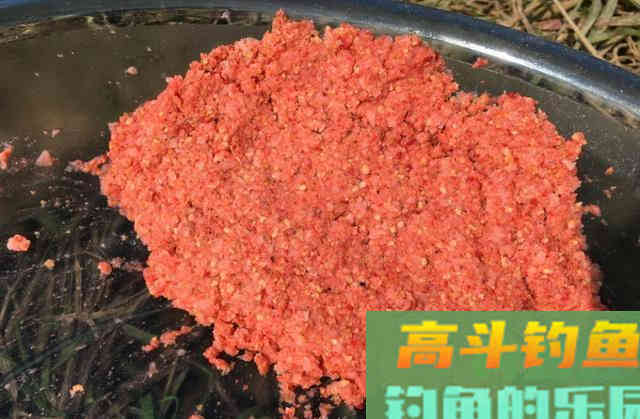 野钓能用小药吗？别盲目抵触，钓鱼很难离开添加剂