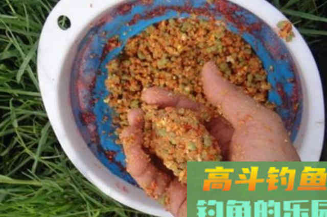 春天钓鲫鱼这样打窝实在是太过瘾，下杆就上鱼