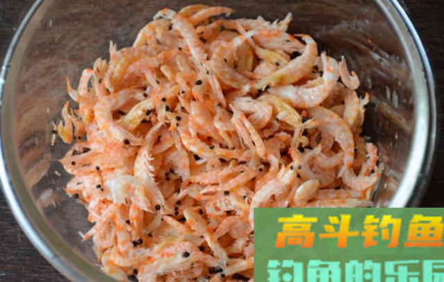 自制腥味饵料添加剂，成本虽高但钓效好
