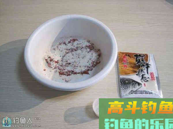 冬季垂钓的果冻红虫拉饵配方制作方法