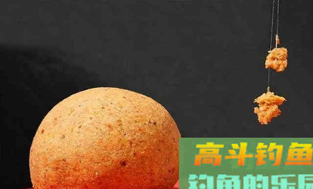 钓友问：为啥用红虫一条接一条，用饵料钓不到鱼