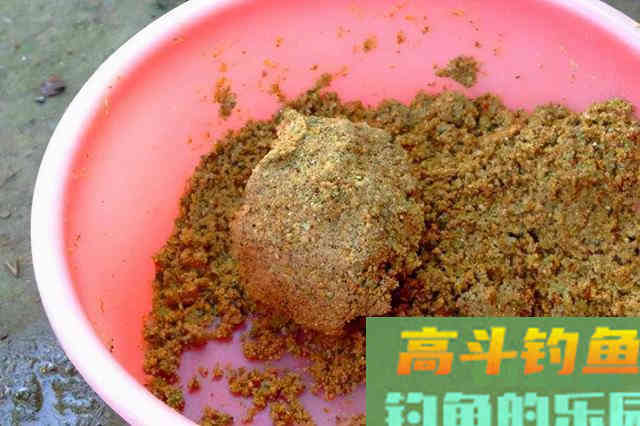 用蚯蚓做钓饵，用什么窝料打窝，才能发窝快