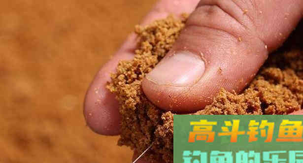 黑坑钓鲤鱼饵料该如何搭配?散炮又该如何开制呢 黑坑钓鲤鱼饵料该如何搭配?散炮又该如何开制呢