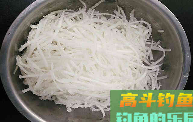 这几种料混合在一起，做出来的窝料诱鱼超快