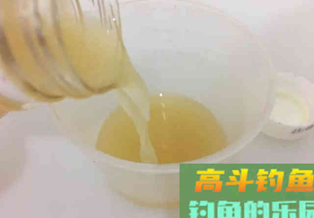 野钓能用小药吗？别盲目抵触，钓鱼很难离开添加剂