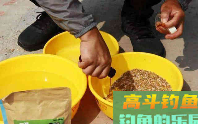 为什么钓鱼人喜欢把几种商品饵配合使用？如何看待