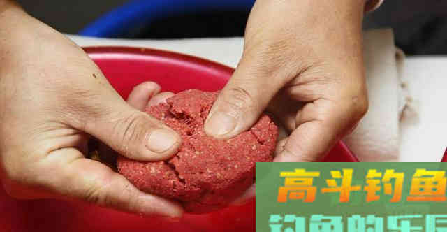 夏季钓鲫鱼这款饵料可以试试
